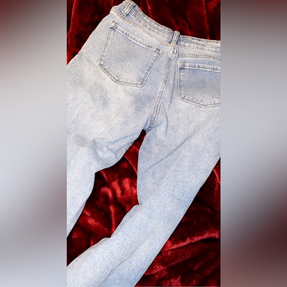 2/30 PacSun Ripped Mom Jeans - Picture 2 of 2
